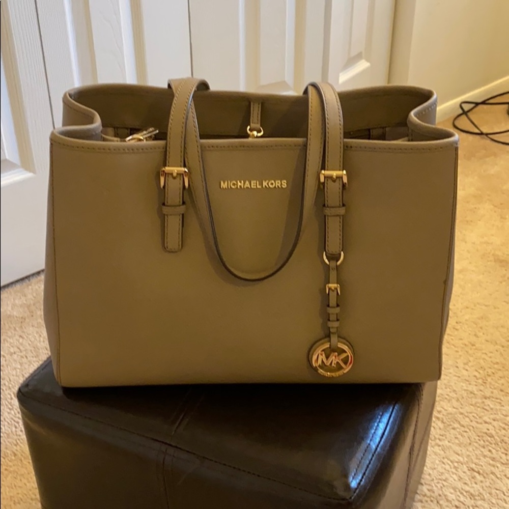 Michael Kors Jet Set Travel: Large East-West Tote